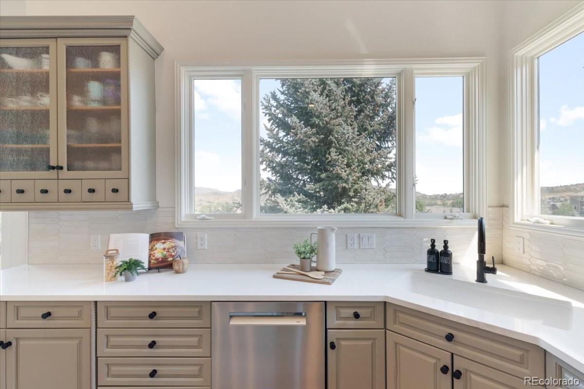 MLS Image #16 for 16223  red deer court,morrison, Colorado