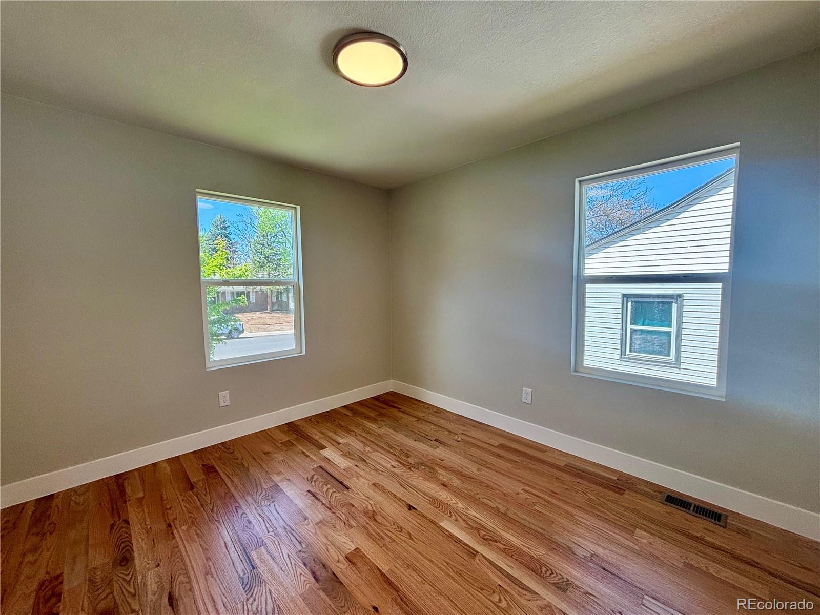 MLS Image #13 for 2582 s high street,denver, Colorado