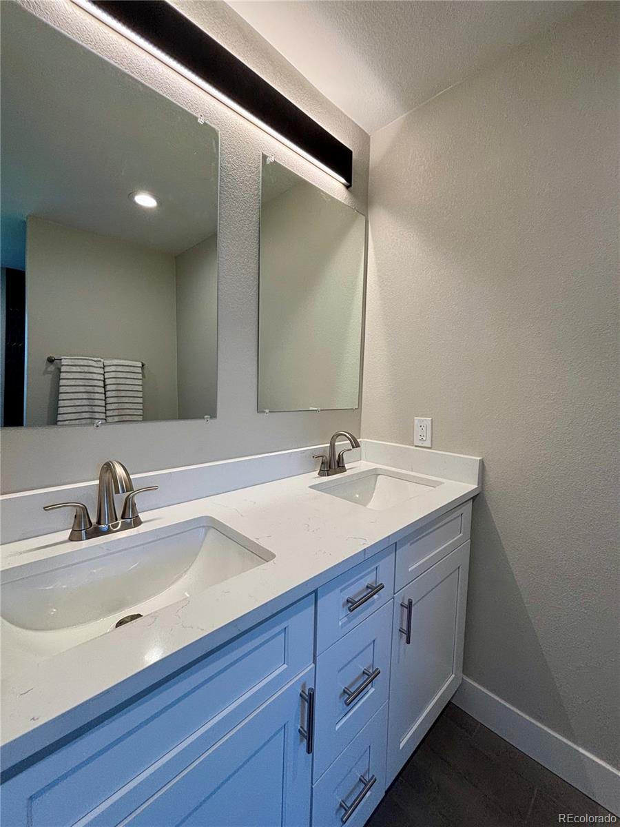 MLS Image #14 for 2582 s high street,denver, Colorado
