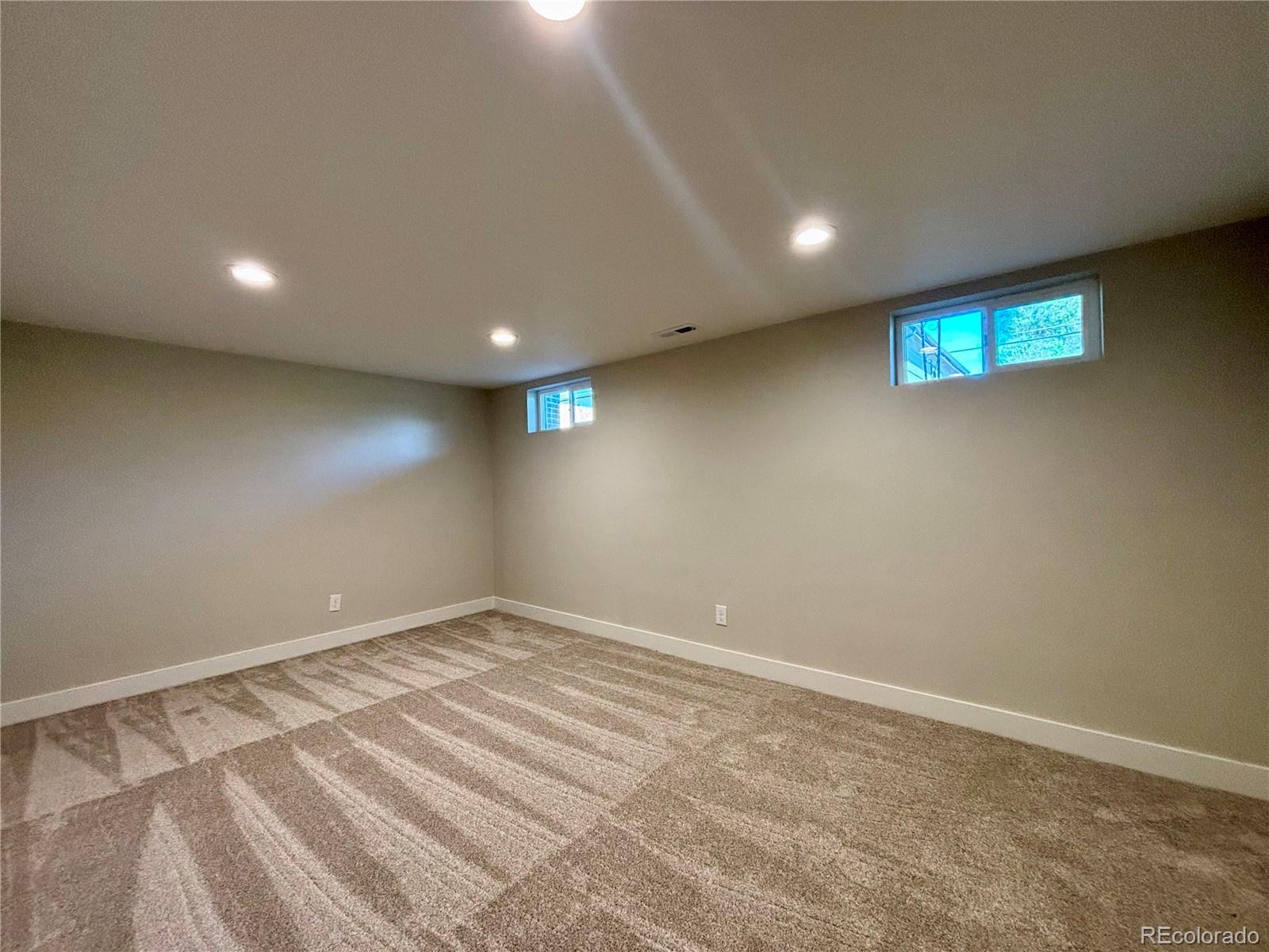 MLS Image #18 for 2582 s high street,denver, Colorado