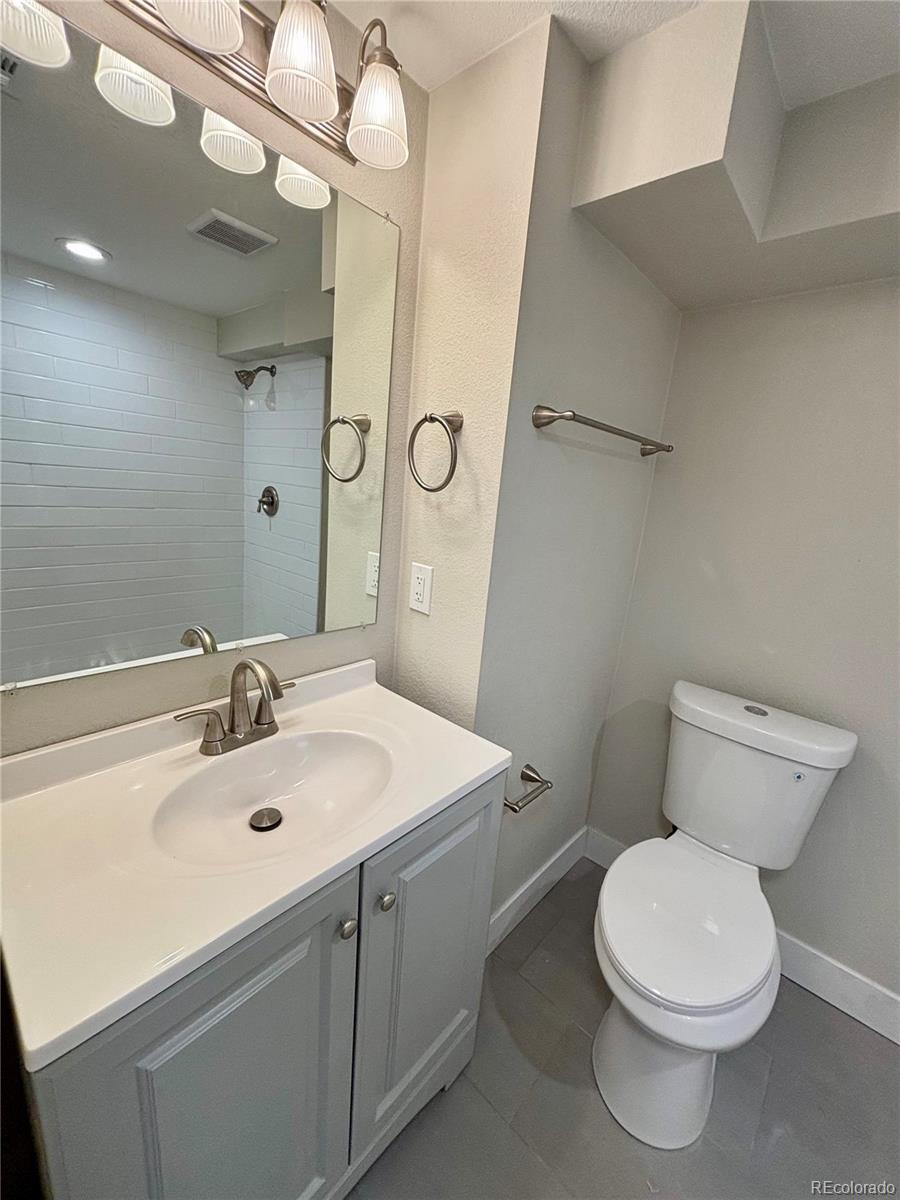 MLS Image #20 for 2582 s high street,denver, Colorado