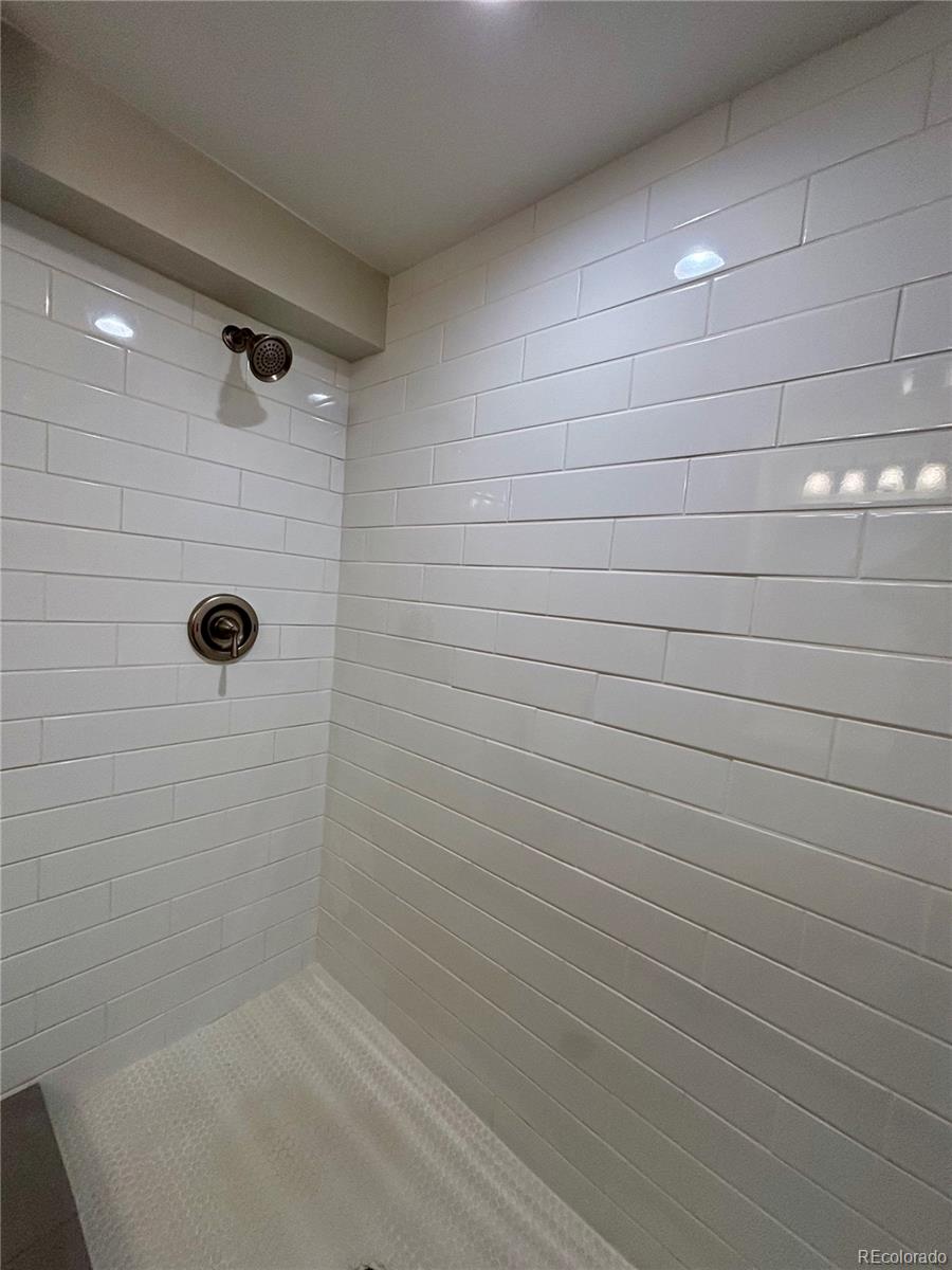 MLS Image #21 for 2582 s high street,denver, Colorado