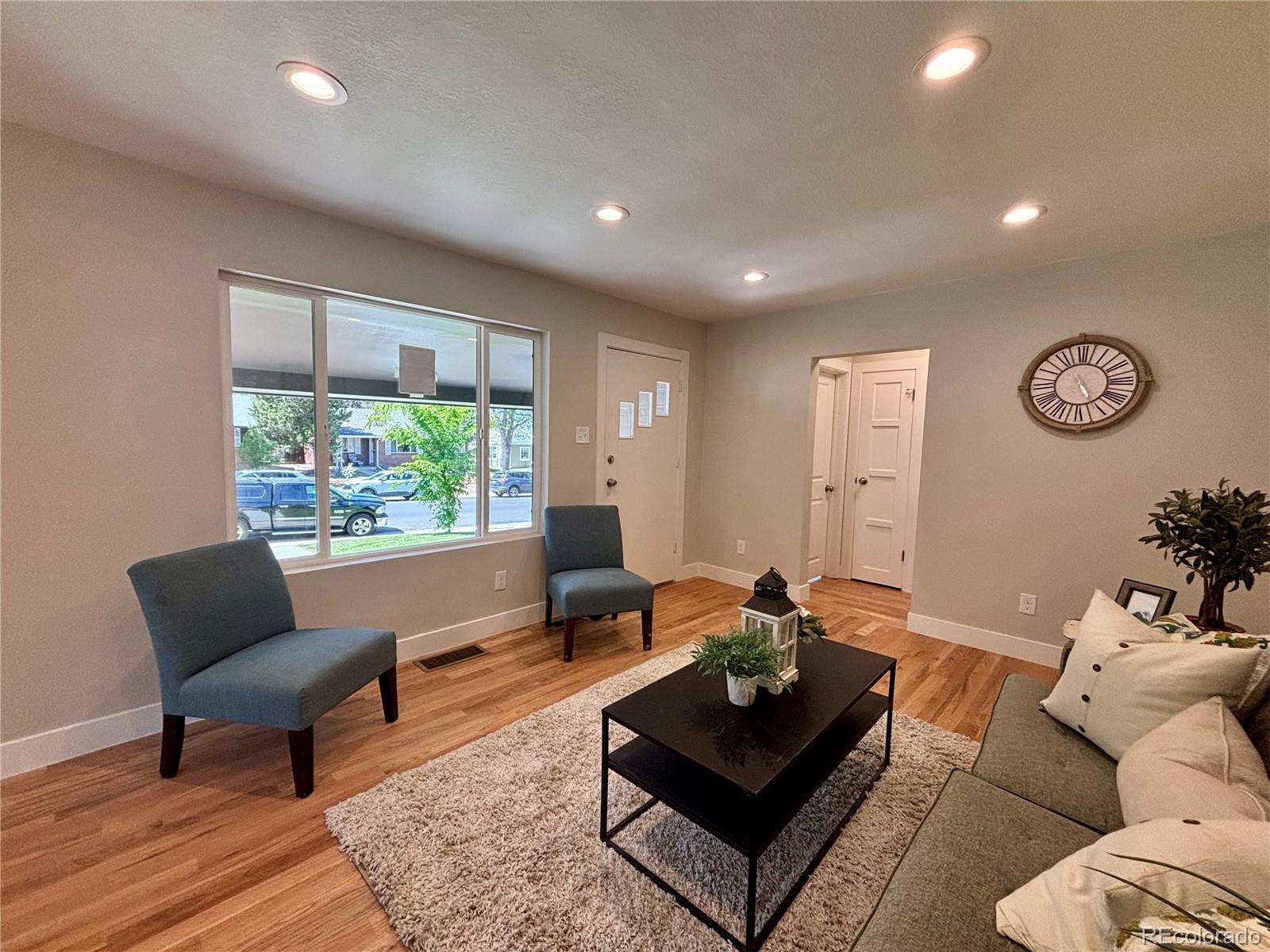 MLS Image #3 for 2582 s high street,denver, Colorado
