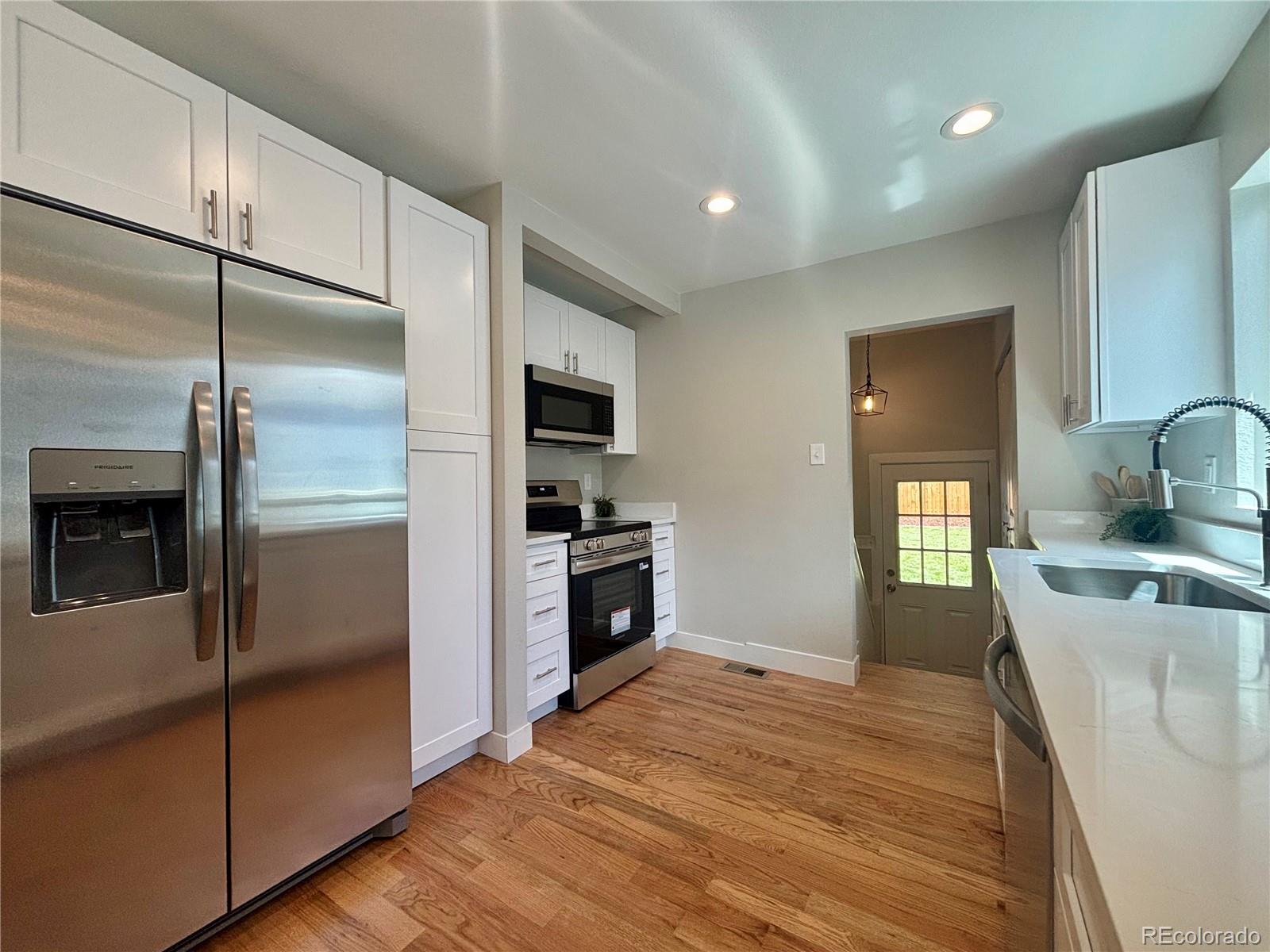 MLS Image #6 for 2582 s high street,denver, Colorado