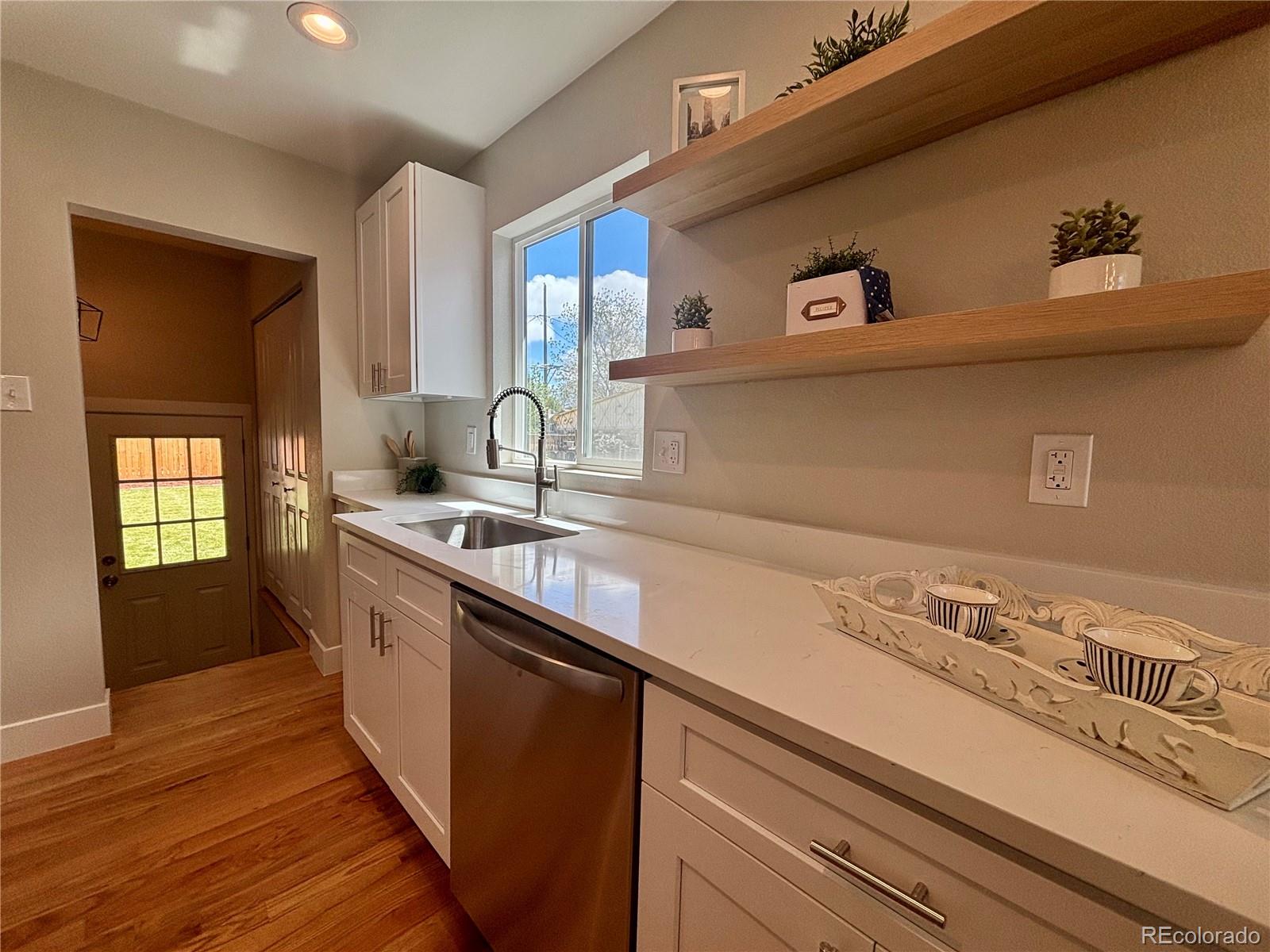 MLS Image #9 for 2582 s high street,denver, Colorado
