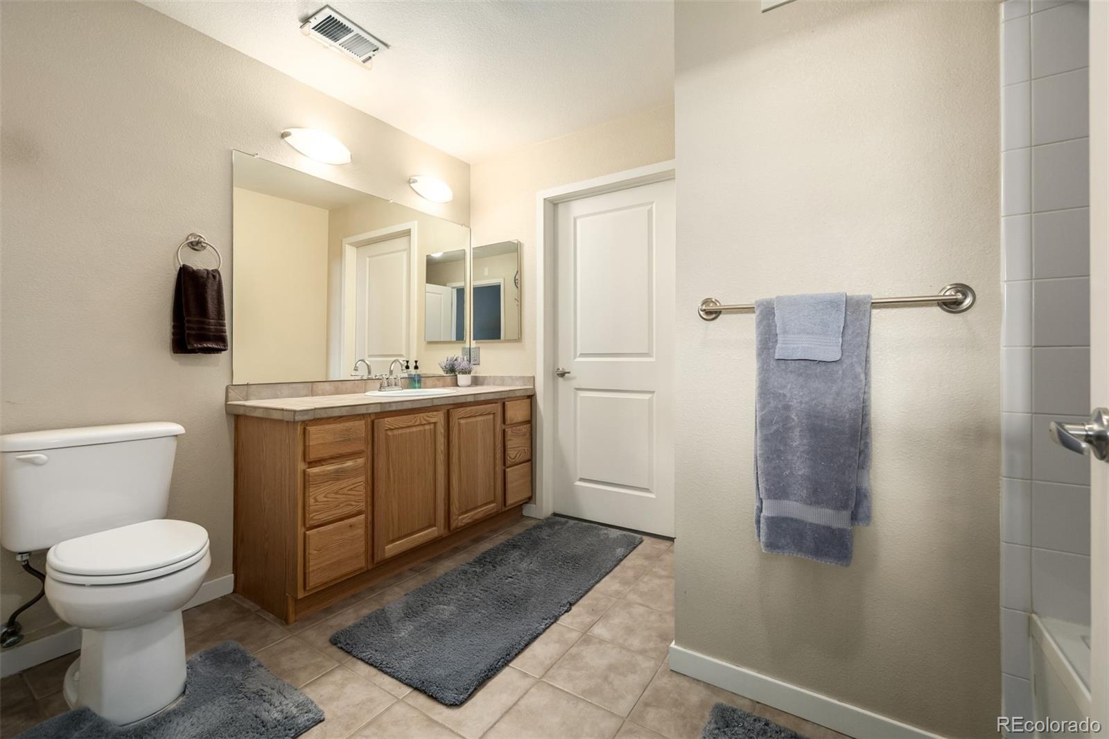 MLS Image #18 for 4100  albion street 109,denver, Colorado