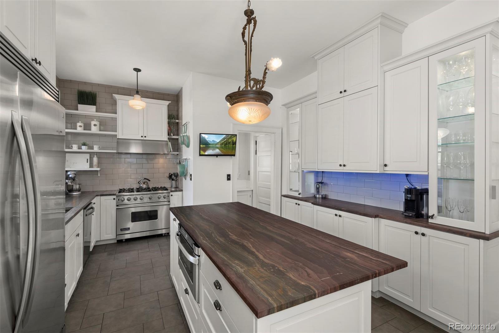 MLS Image #10 for 1351 n franklin street,denver, Colorado