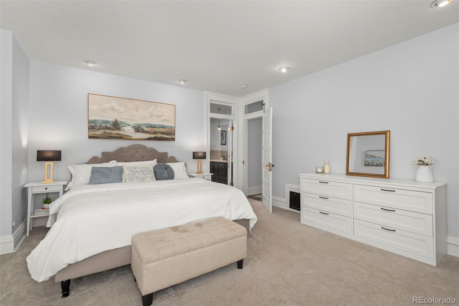 MLS Image #26 for 1351 n franklin street,denver, Colorado