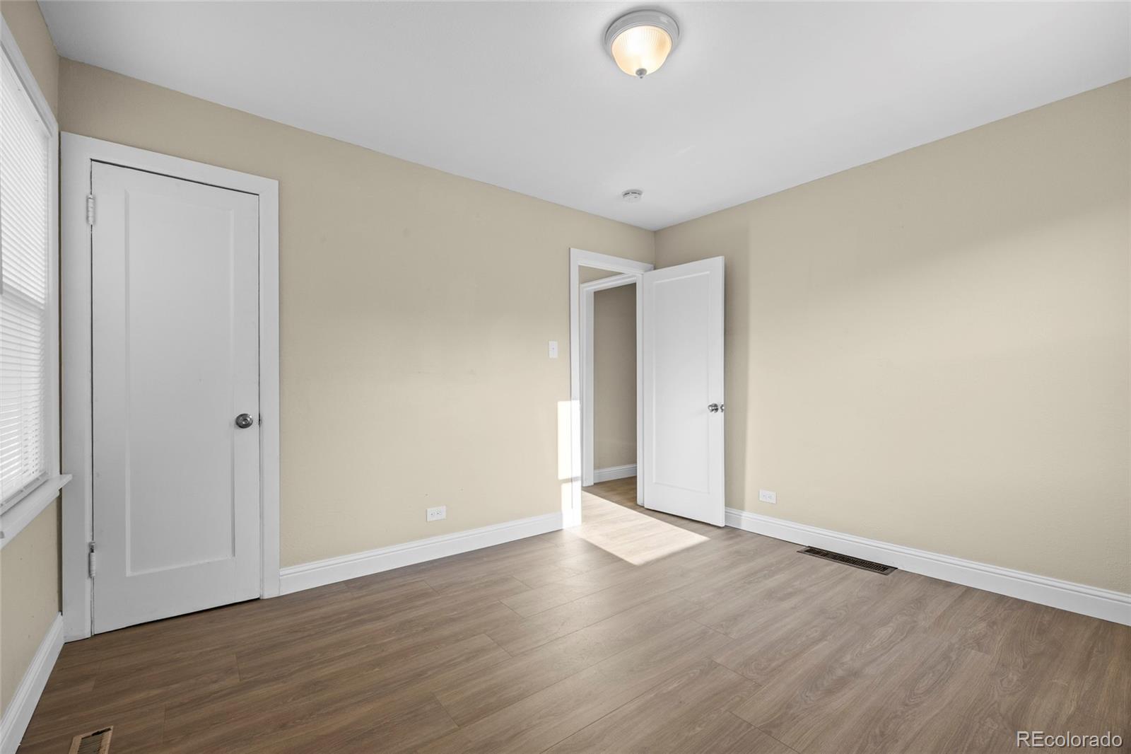 MLS Image #18 for 2060 s knox court,denver, Colorado