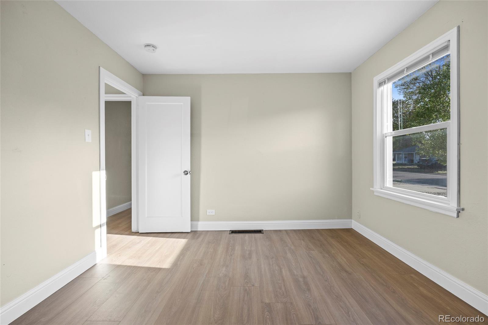 MLS Image #20 for 2060 s knox court,denver, Colorado