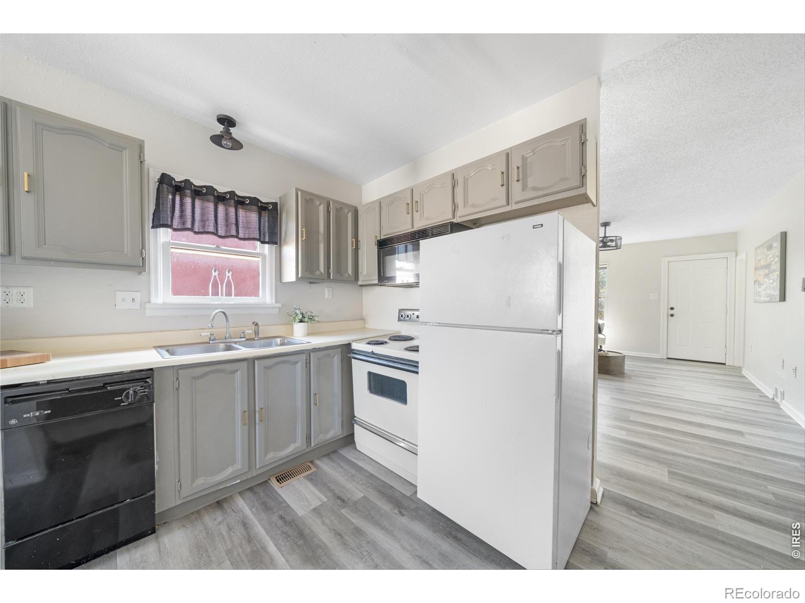 MLS Image #14 for 1309  7th street,greeley, Colorado