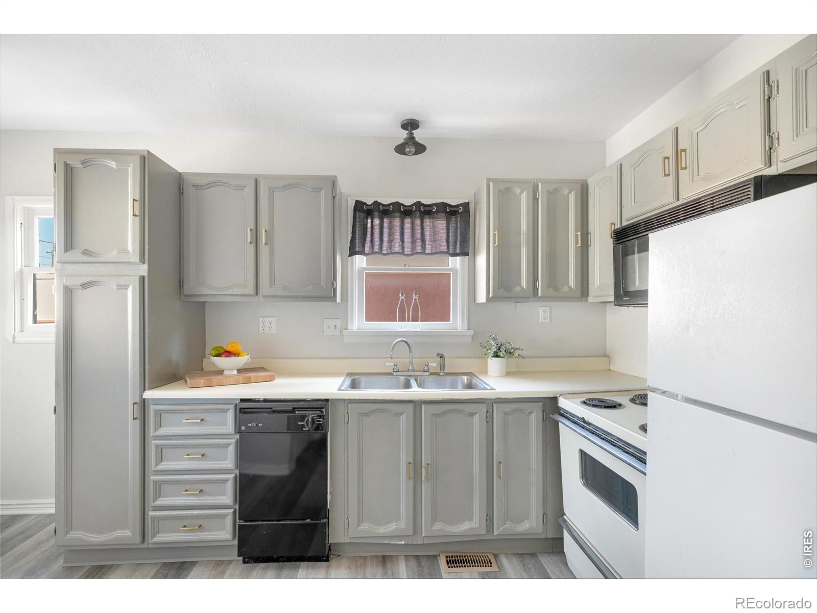 MLS Image #15 for 1309  7th street,greeley, Colorado