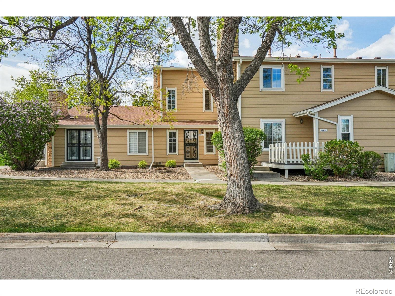 MLS Image #2 for 8441  everett way e,arvada, Colorado