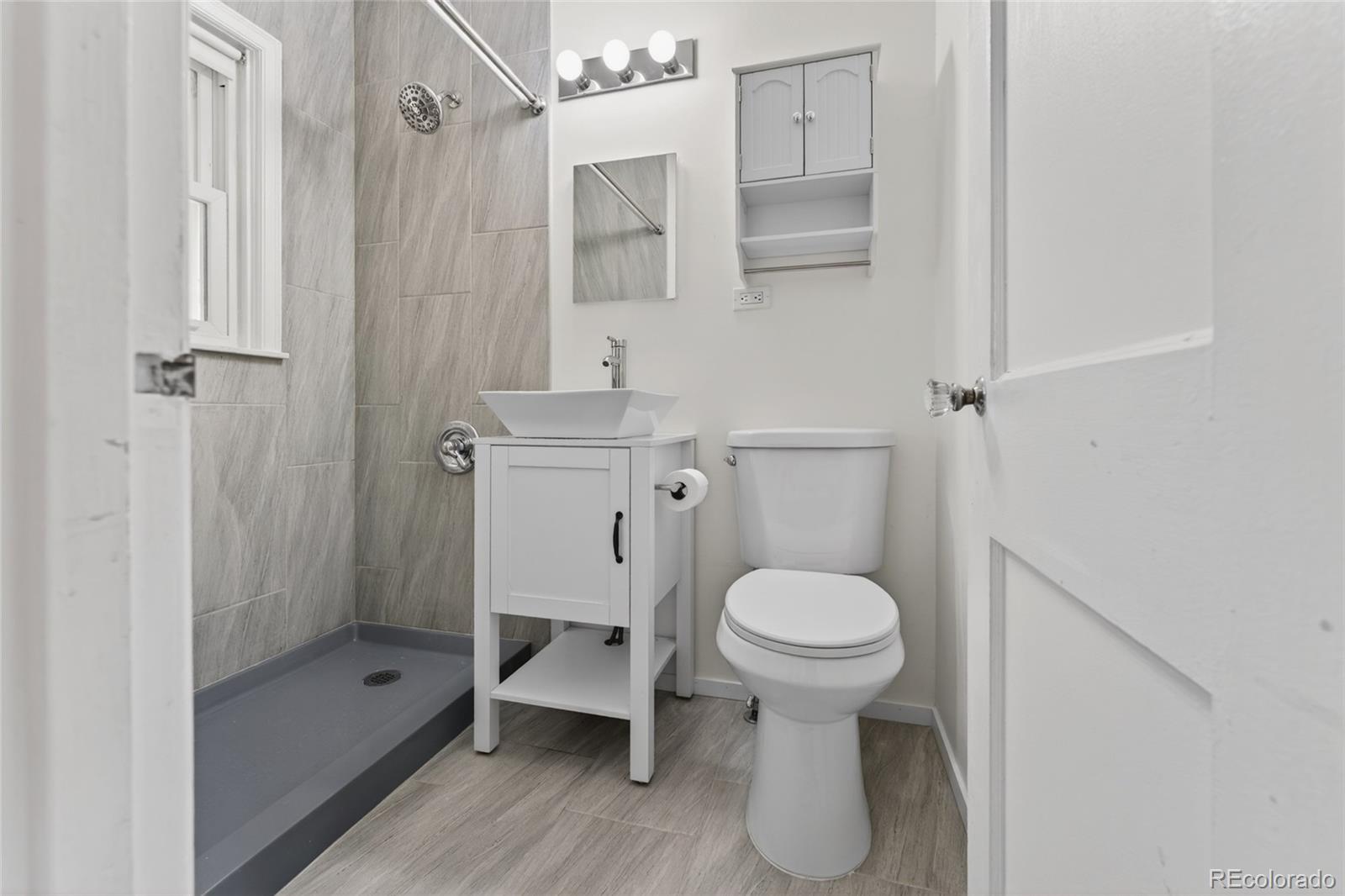 MLS Image #10 for 630 s dale court,denver, Colorado