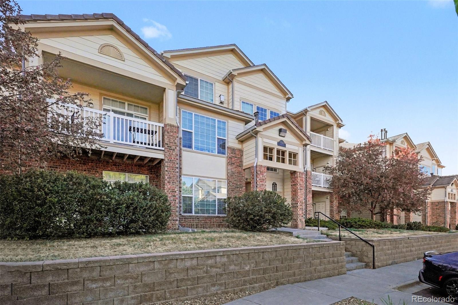 MLS Image #2 for 5723 n gibralter way,aurora, Colorado