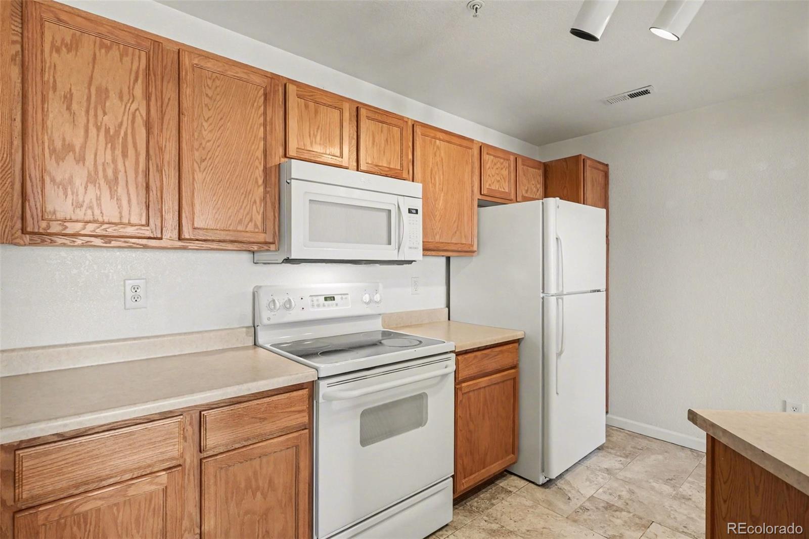 MLS Image #8 for 5723 n gibralter way,aurora, Colorado