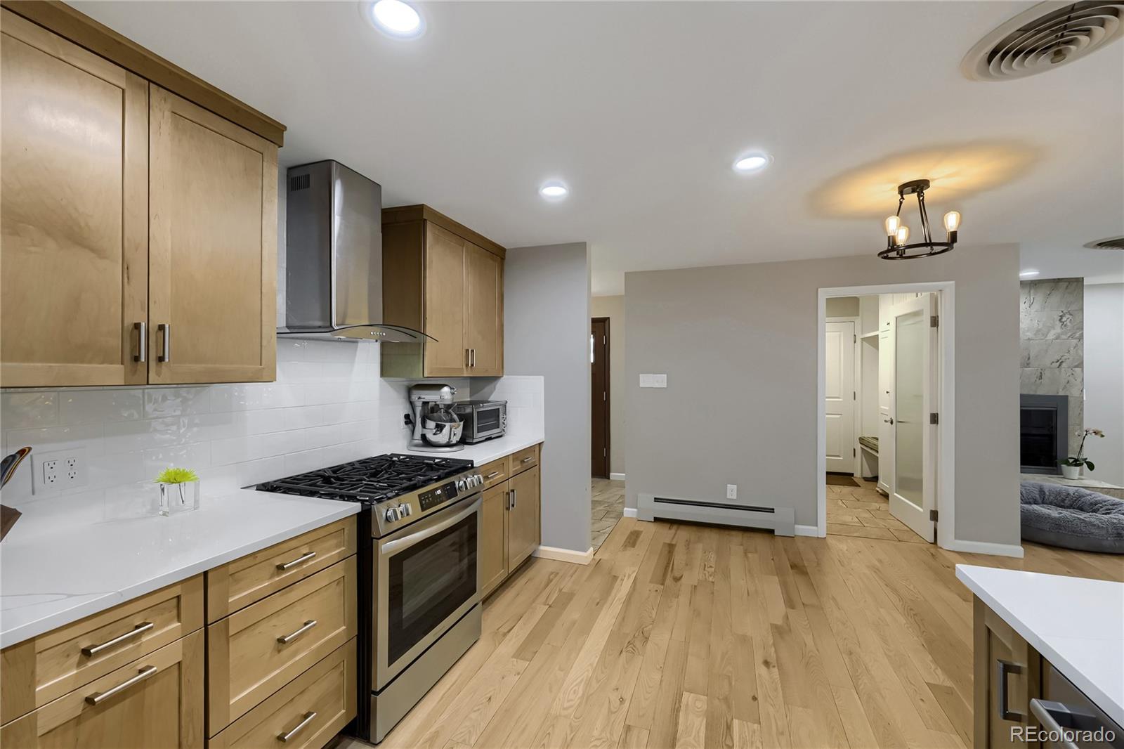 MLS Image #7 for 411  leyden street,denver, Colorado