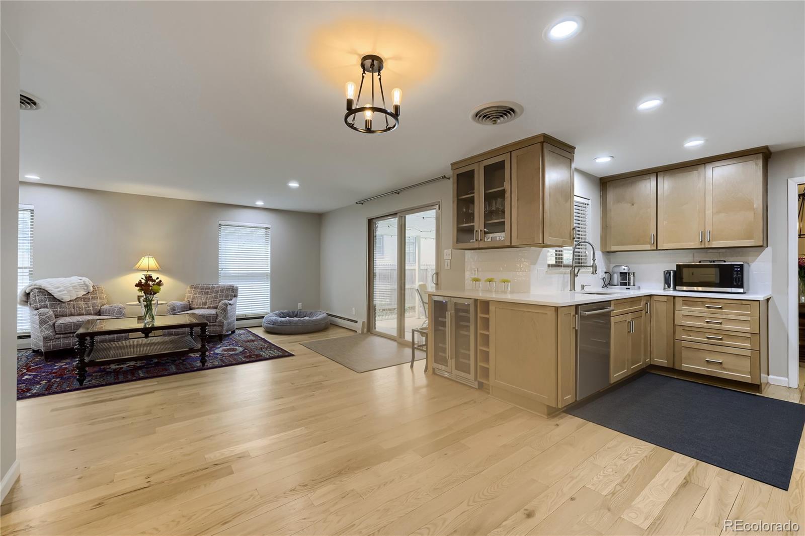MLS Image #8 for 411  leyden street,denver, Colorado