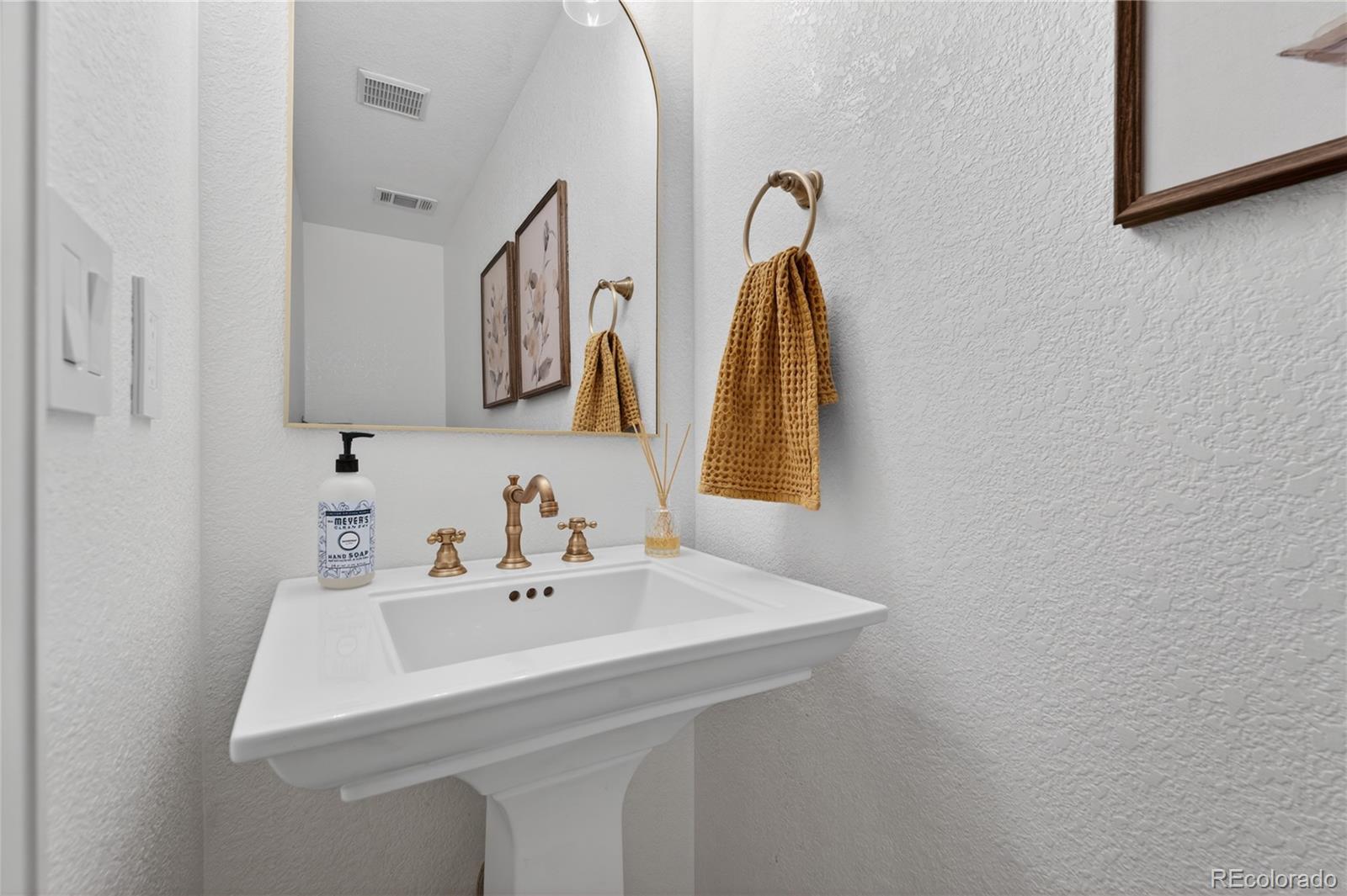 MLS Image #15 for 5076  ceylon street,denver, Colorado