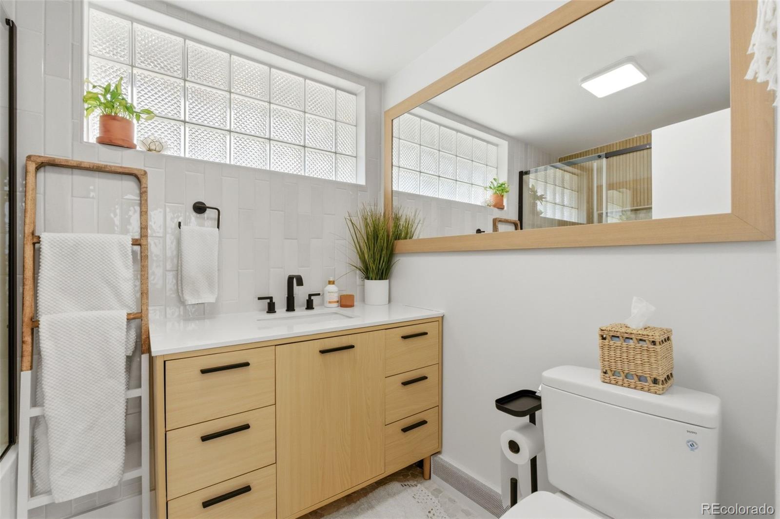 MLS Image #14 for 999 s fillmore way,denver, Colorado