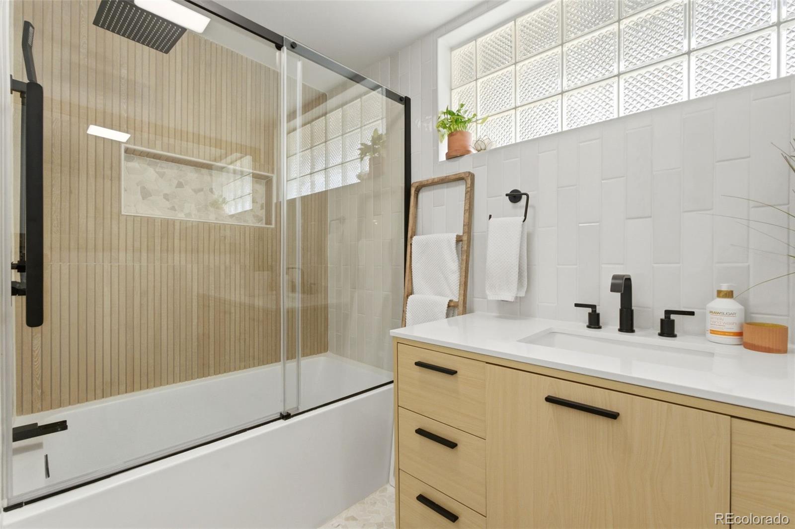 MLS Image #15 for 999 s fillmore way,denver, Colorado