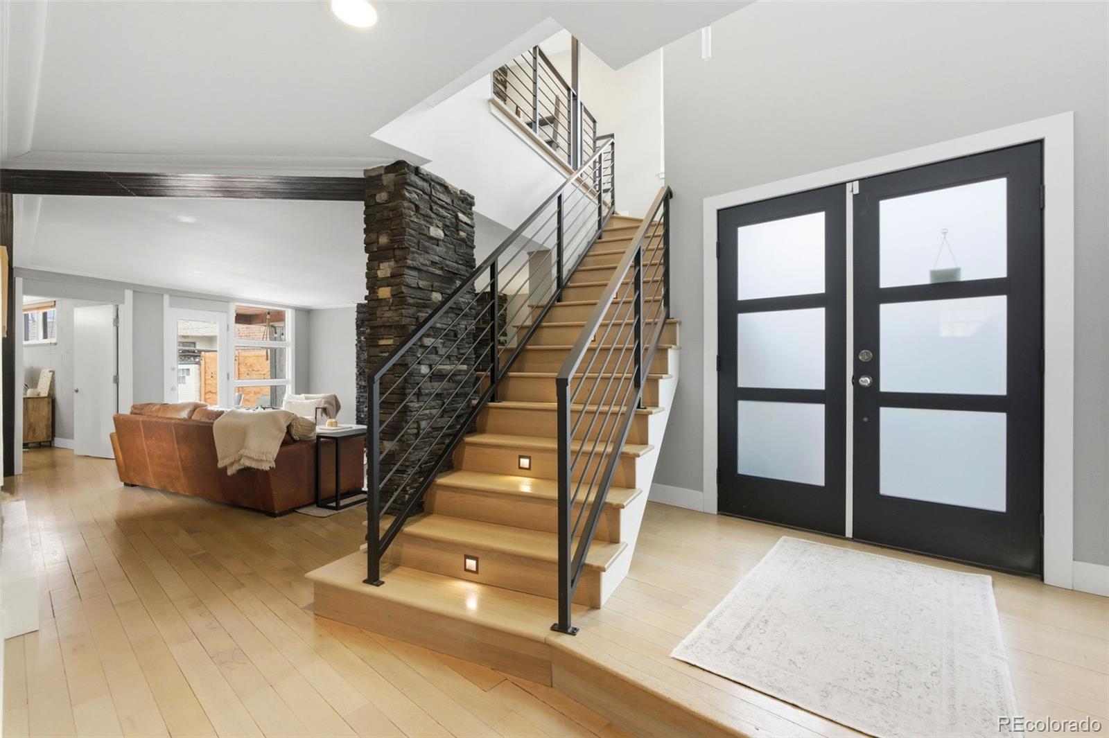 MLS Image #4 for 999 s fillmore way,denver, Colorado