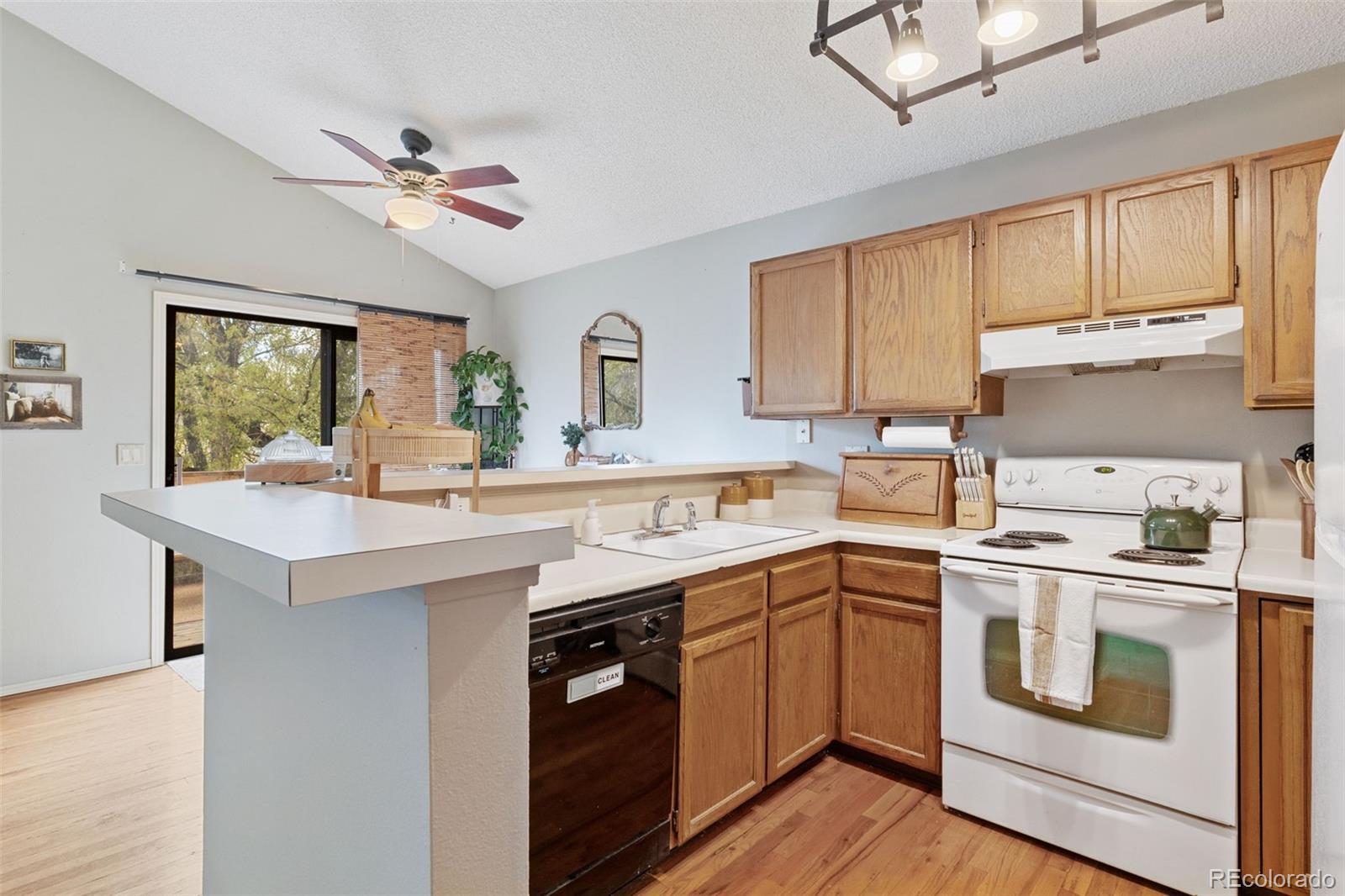 MLS Image #10 for 1125  greenbrier drive,colorado springs, Colorado