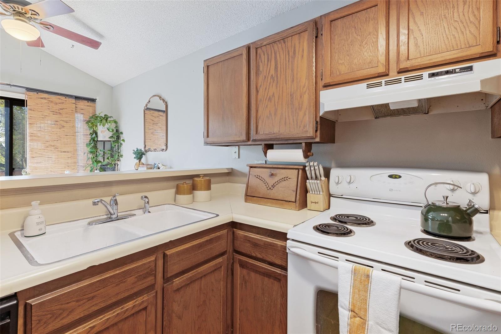 MLS Image #12 for 1125  greenbrier drive,colorado springs, Colorado