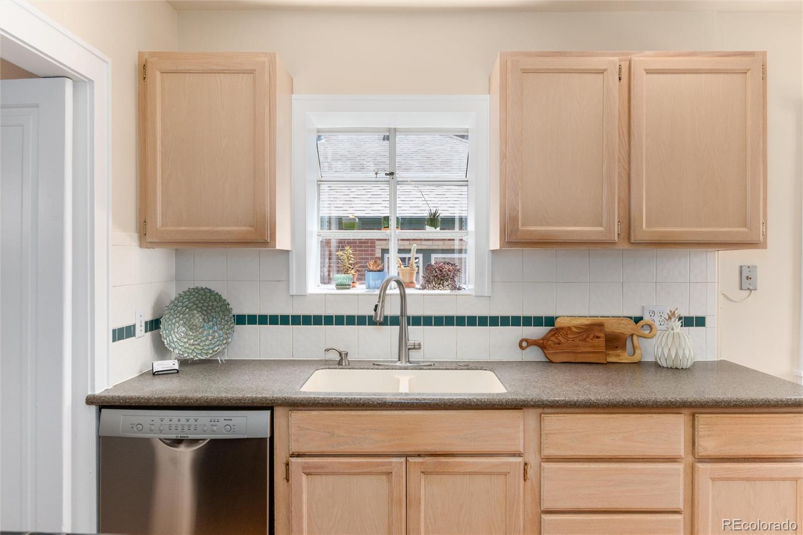 MLS Image #12 for 1567  ivanhoe street,denver, Colorado