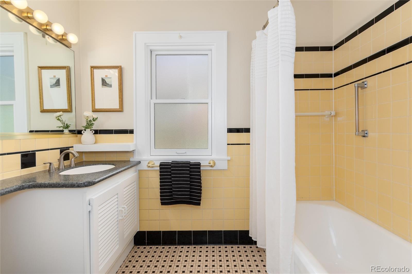 MLS Image #18 for 1567  ivanhoe street,denver, Colorado