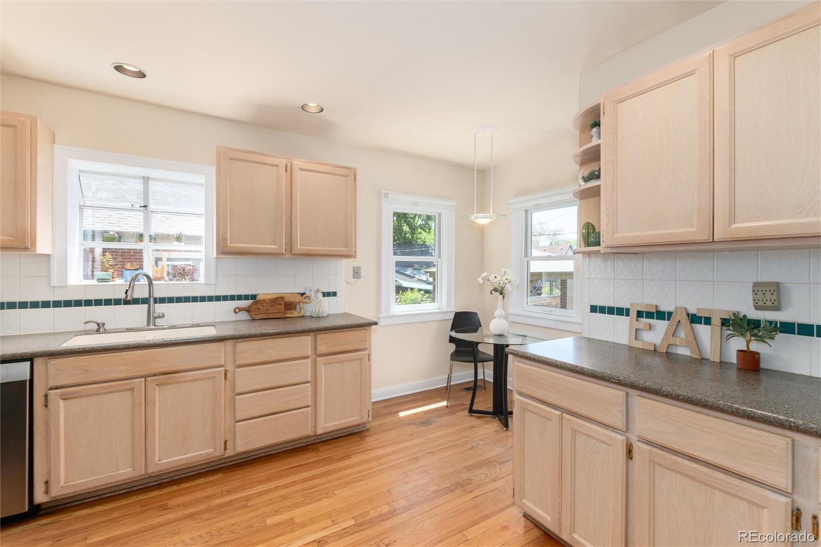 MLS Image #9 for 1567  ivanhoe street,denver, Colorado