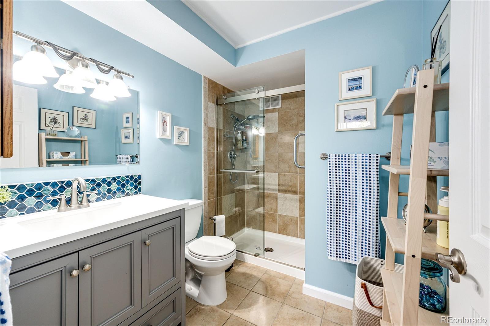 MLS Image #16 for 635 s alton way,denver, Colorado