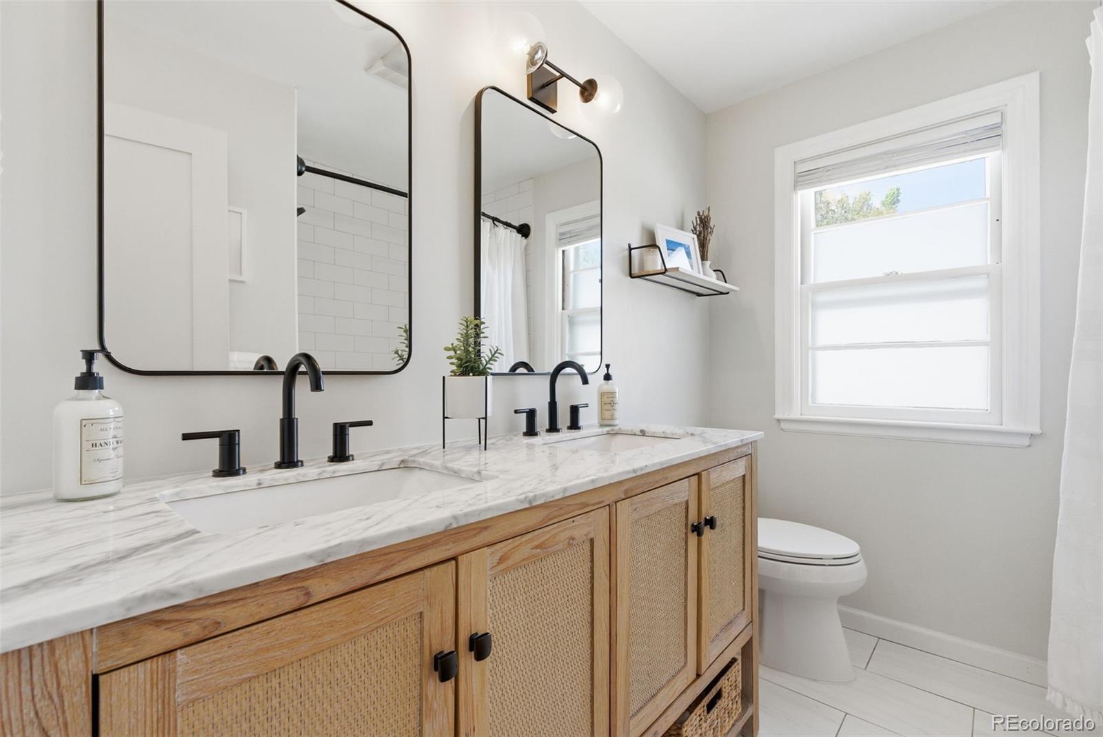 MLS Image #23 for 2740 s franklin street,denver, Colorado