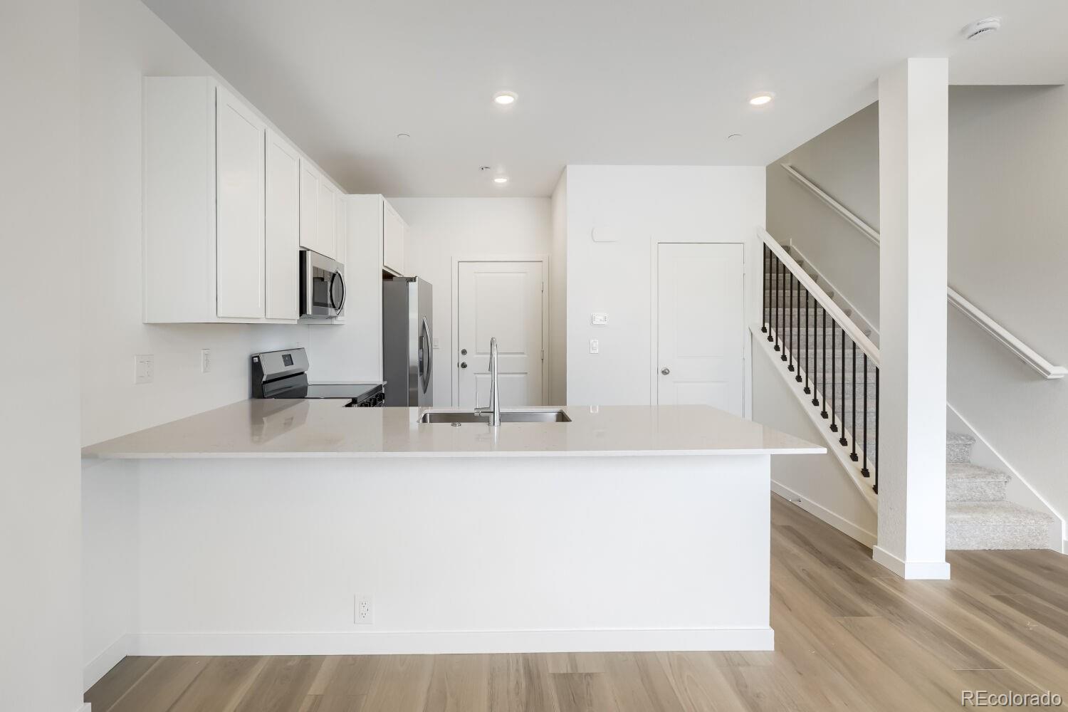 MLS Image #3 for 7651 s mobile way,centennial, Colorado