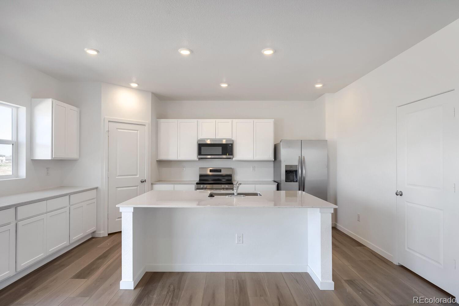 MLS Image #5 for 45899  mill avenue,bennett, Colorado