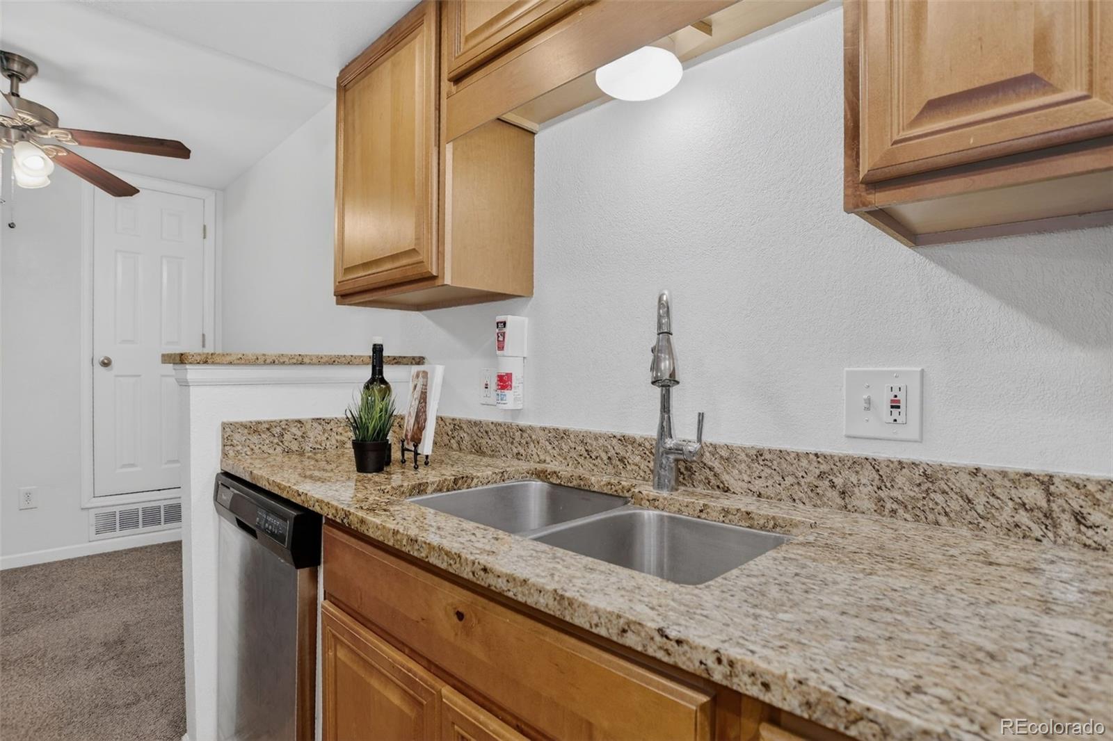 MLS Image #5 for 4400 s quebec street a207,denver, Colorado