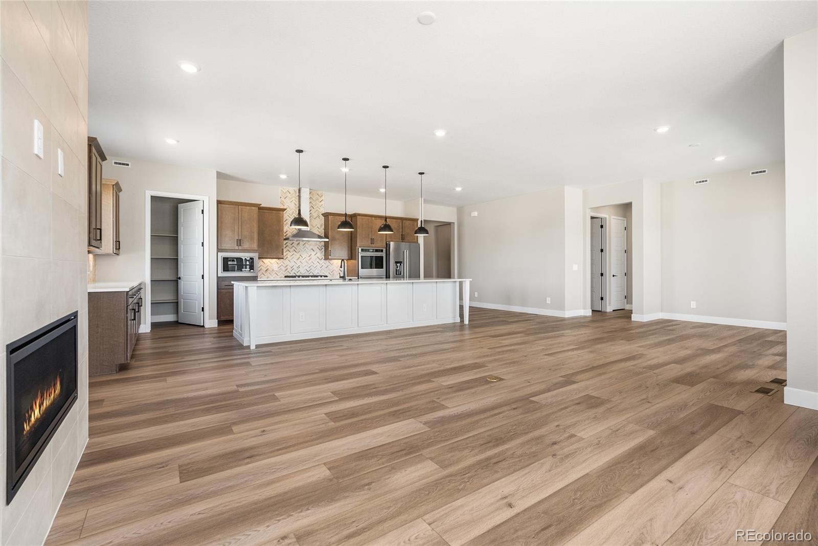 MLS Image #11 for 8811 s quemoy street,aurora, Colorado