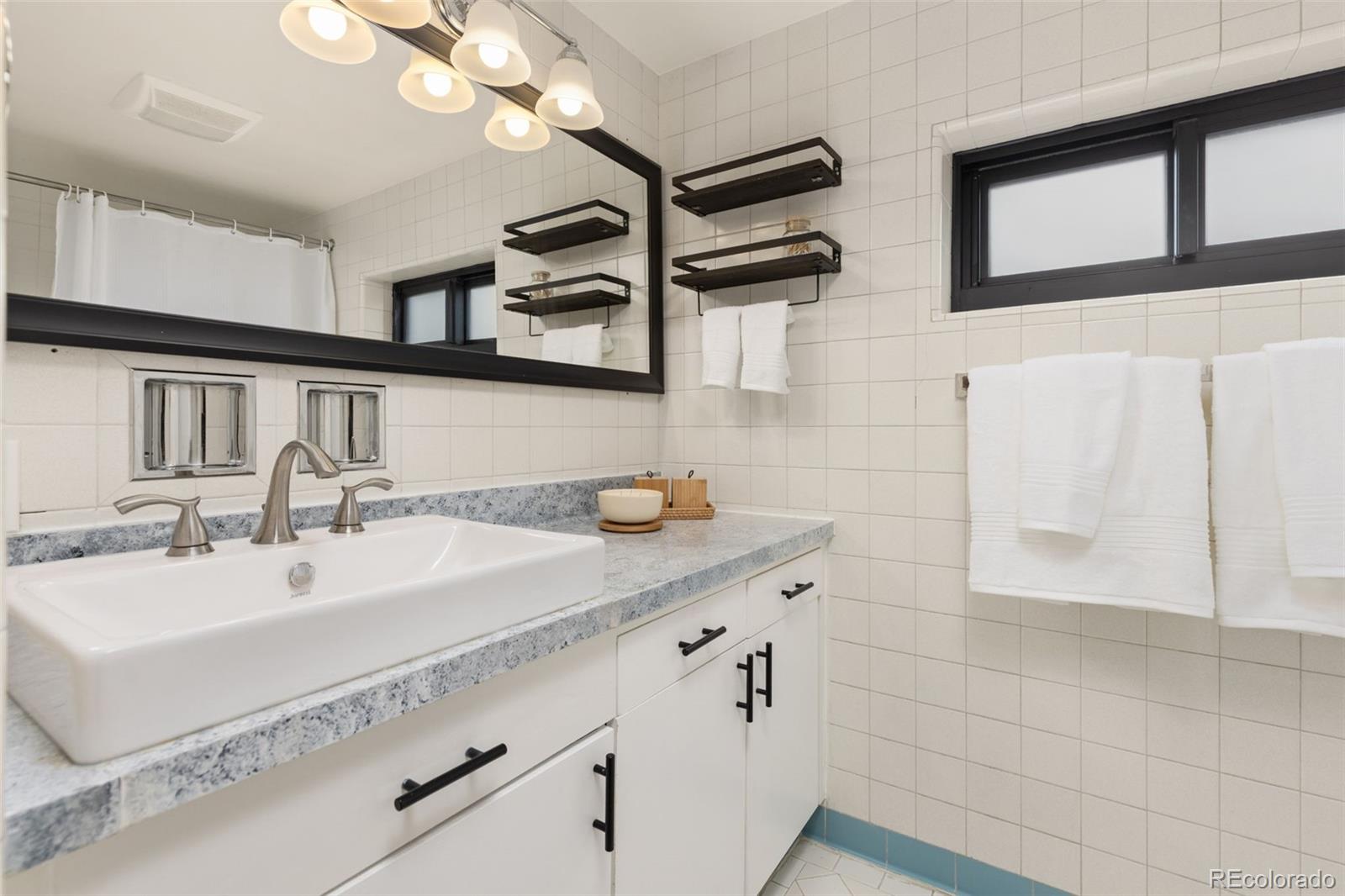 MLS Image #14 for 1050 n corona street 302,denver, Colorado