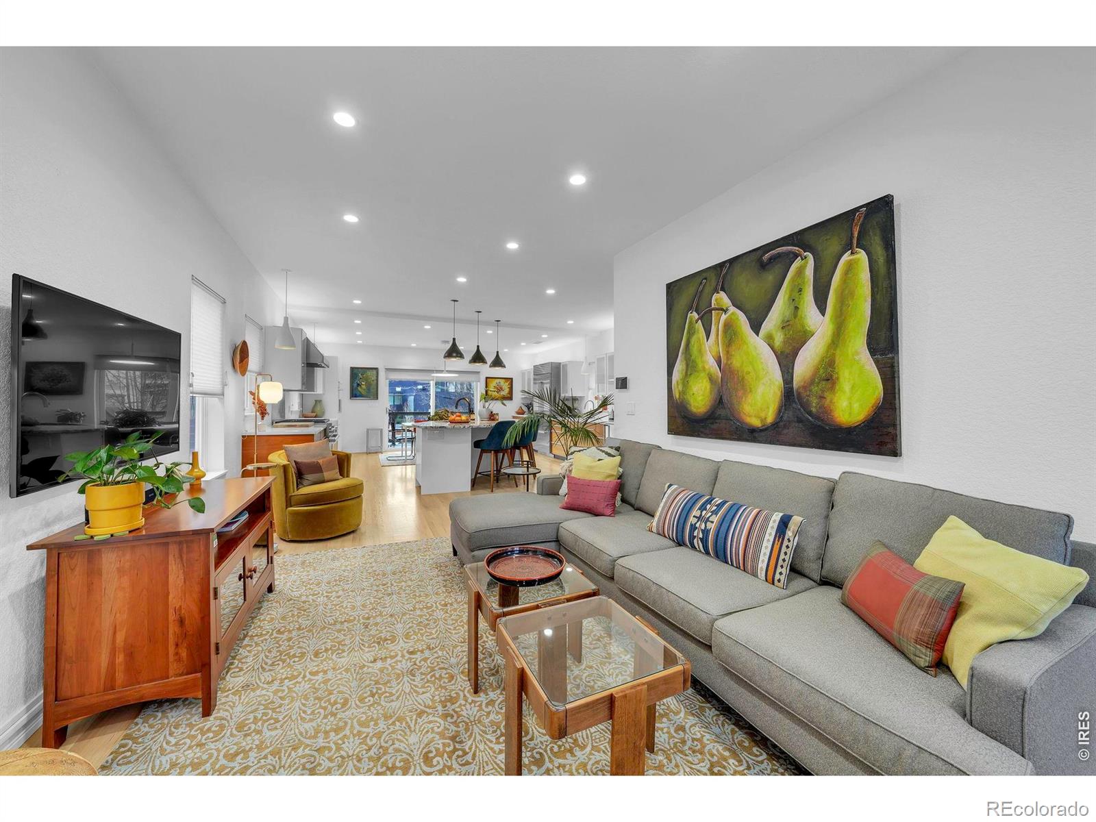 MLS Image #10 for 2040  pearl street,boulder, Colorado