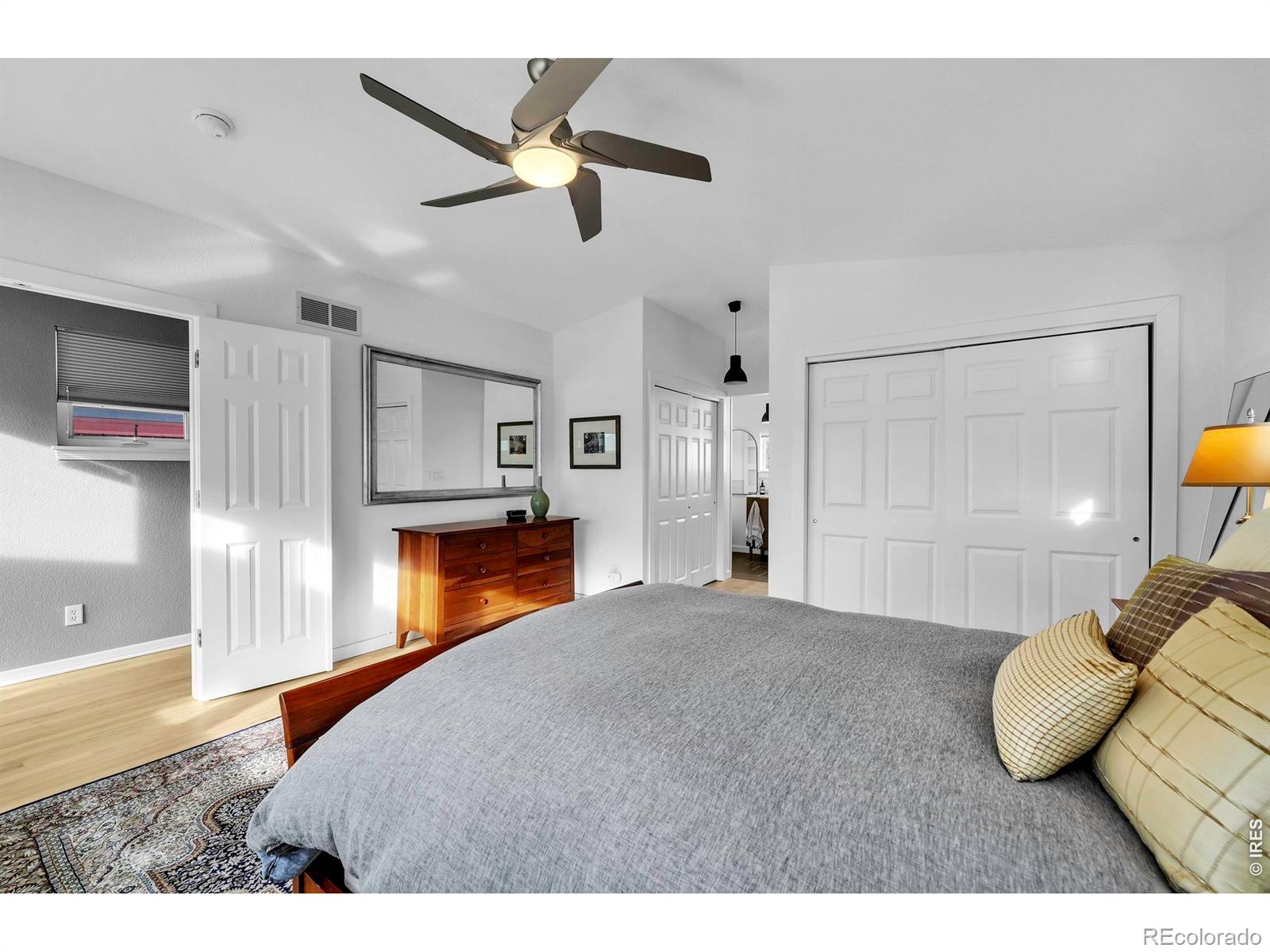 MLS Image #13 for 2040  pearl street,boulder, Colorado