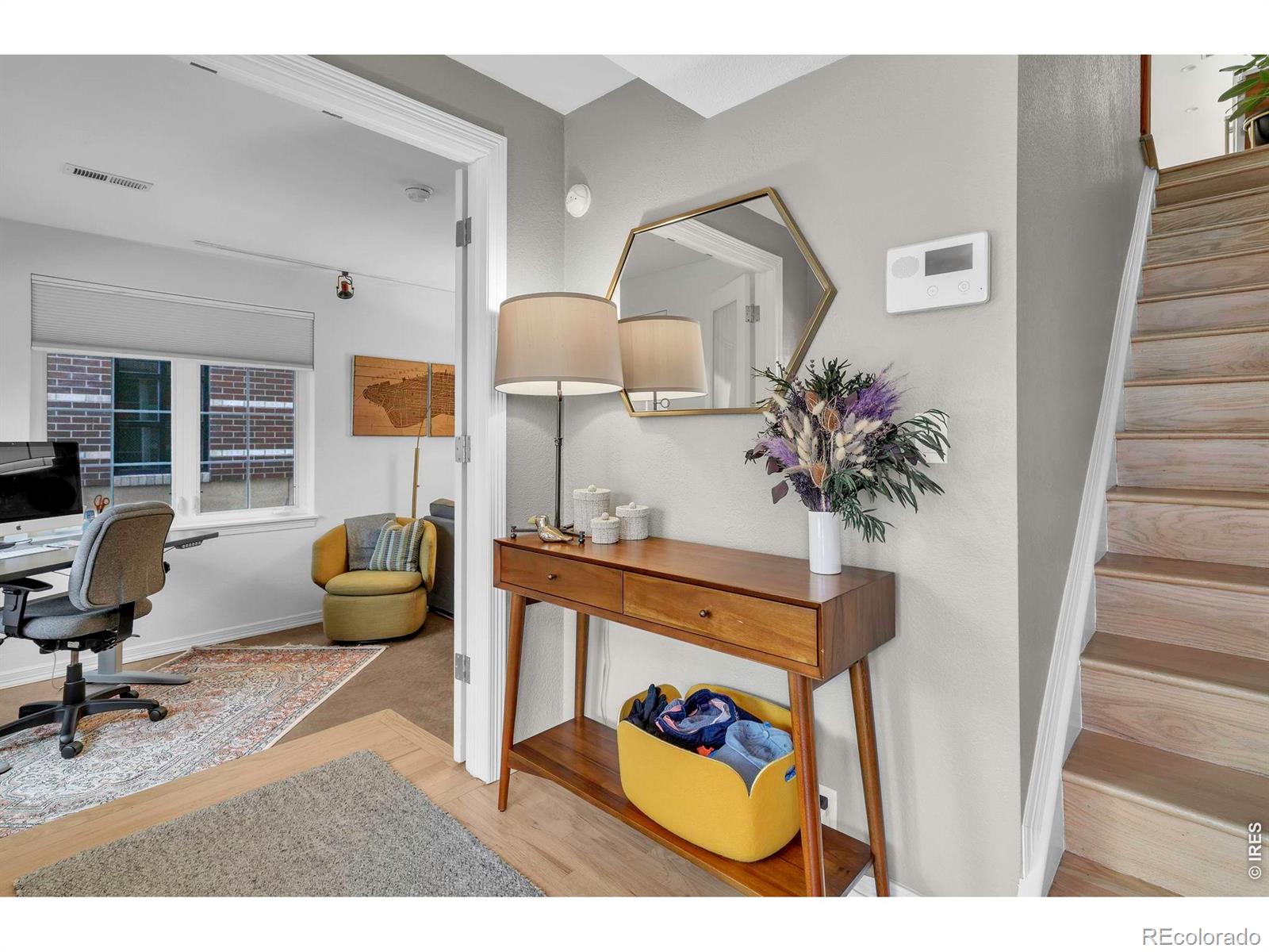 MLS Image #2 for 2040  pearl street,boulder, Colorado