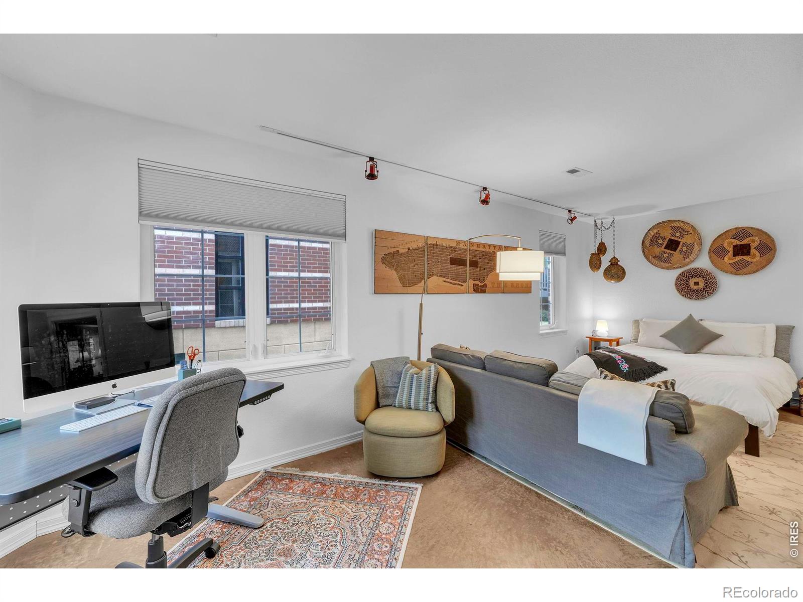 MLS Image #20 for 2040  pearl street,boulder, Colorado