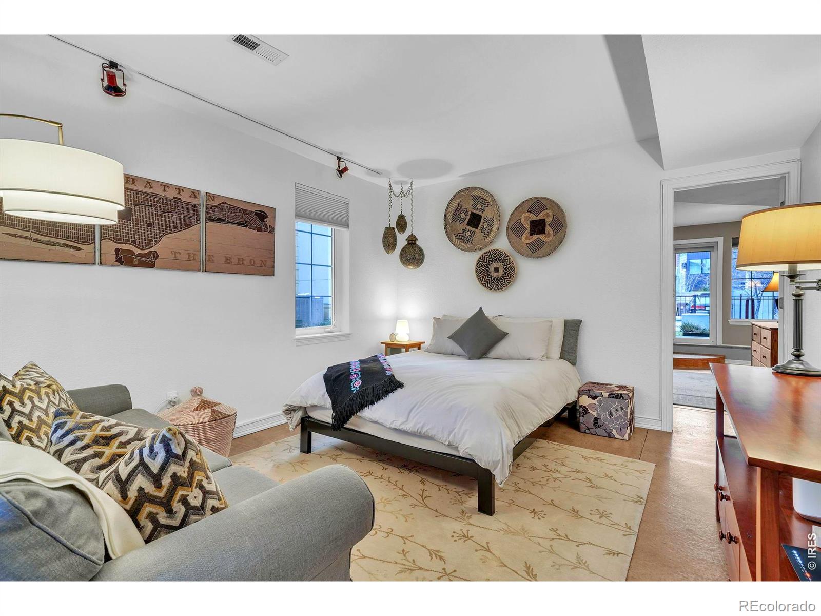 MLS Image #21 for 2040  pearl street,boulder, Colorado