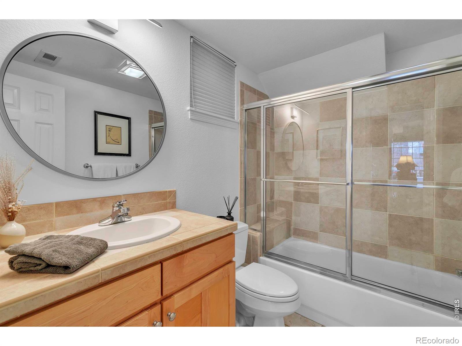MLS Image #22 for 2040  pearl street,boulder, Colorado