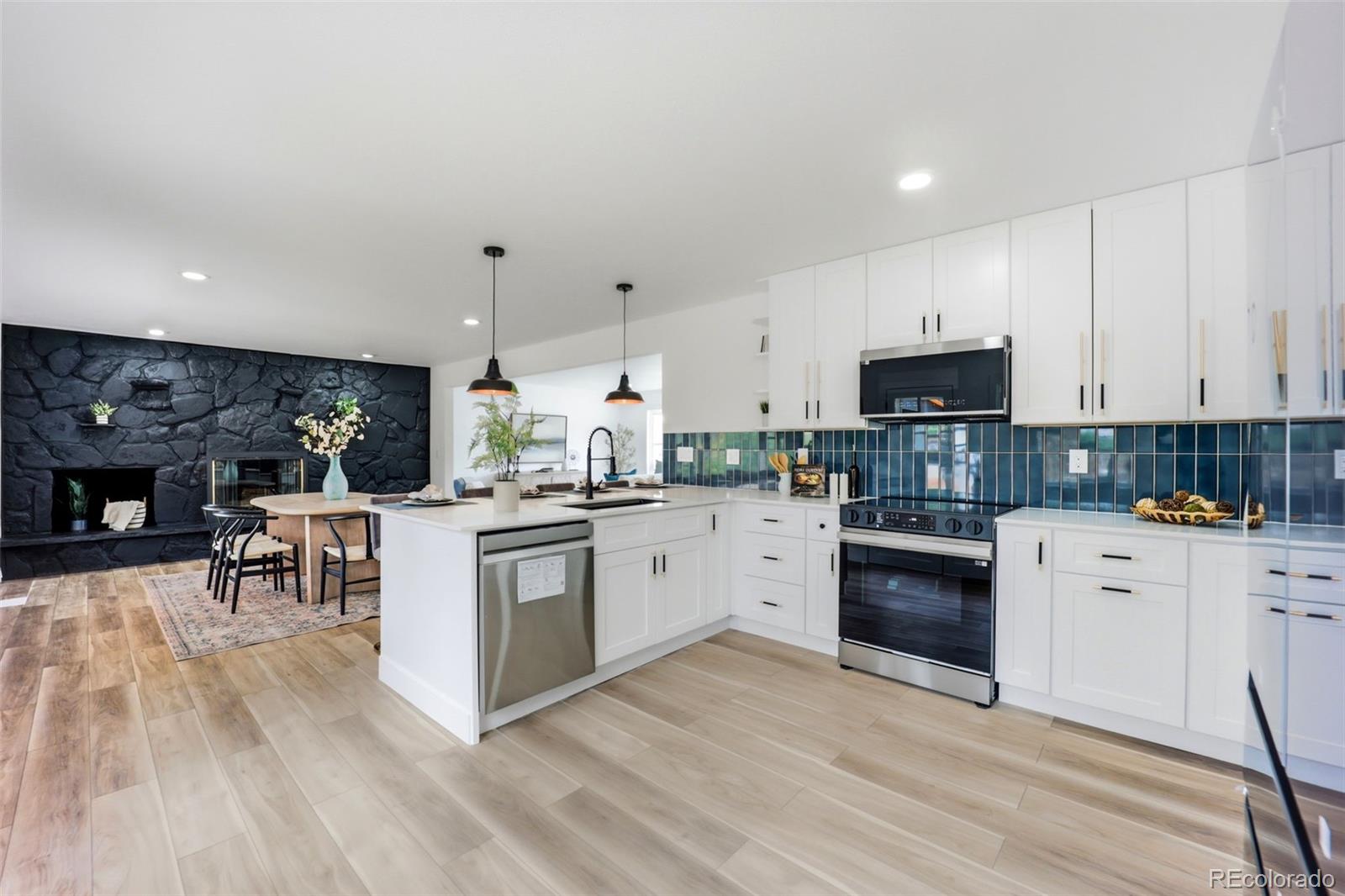 MLS Image #14 for 2900 s golden way,denver, Colorado