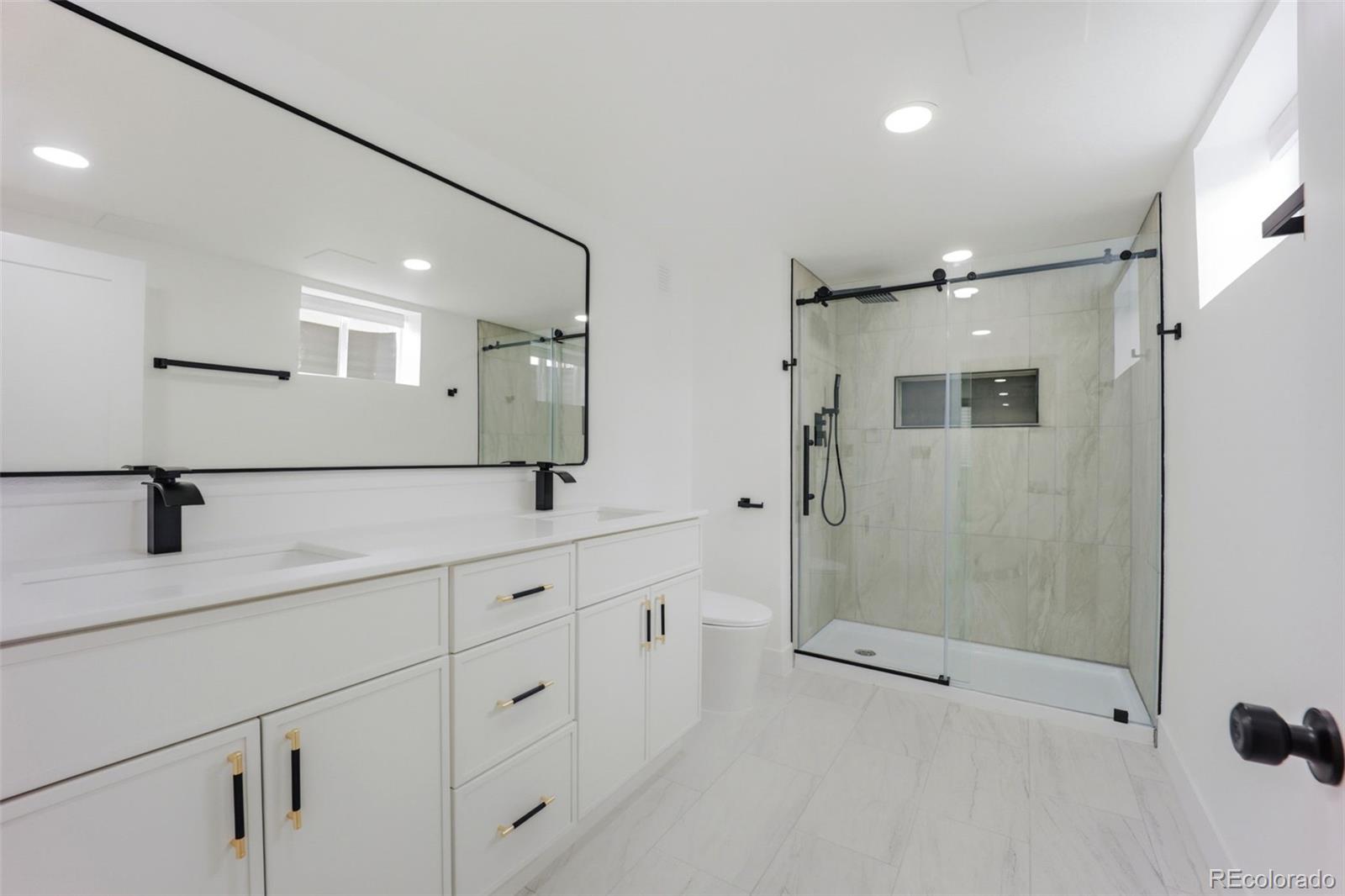 MLS Image #39 for 2900 s golden way,denver, Colorado