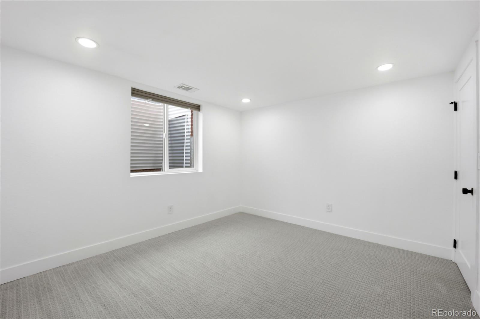 MLS Image #41 for 2900 s golden way,denver, Colorado