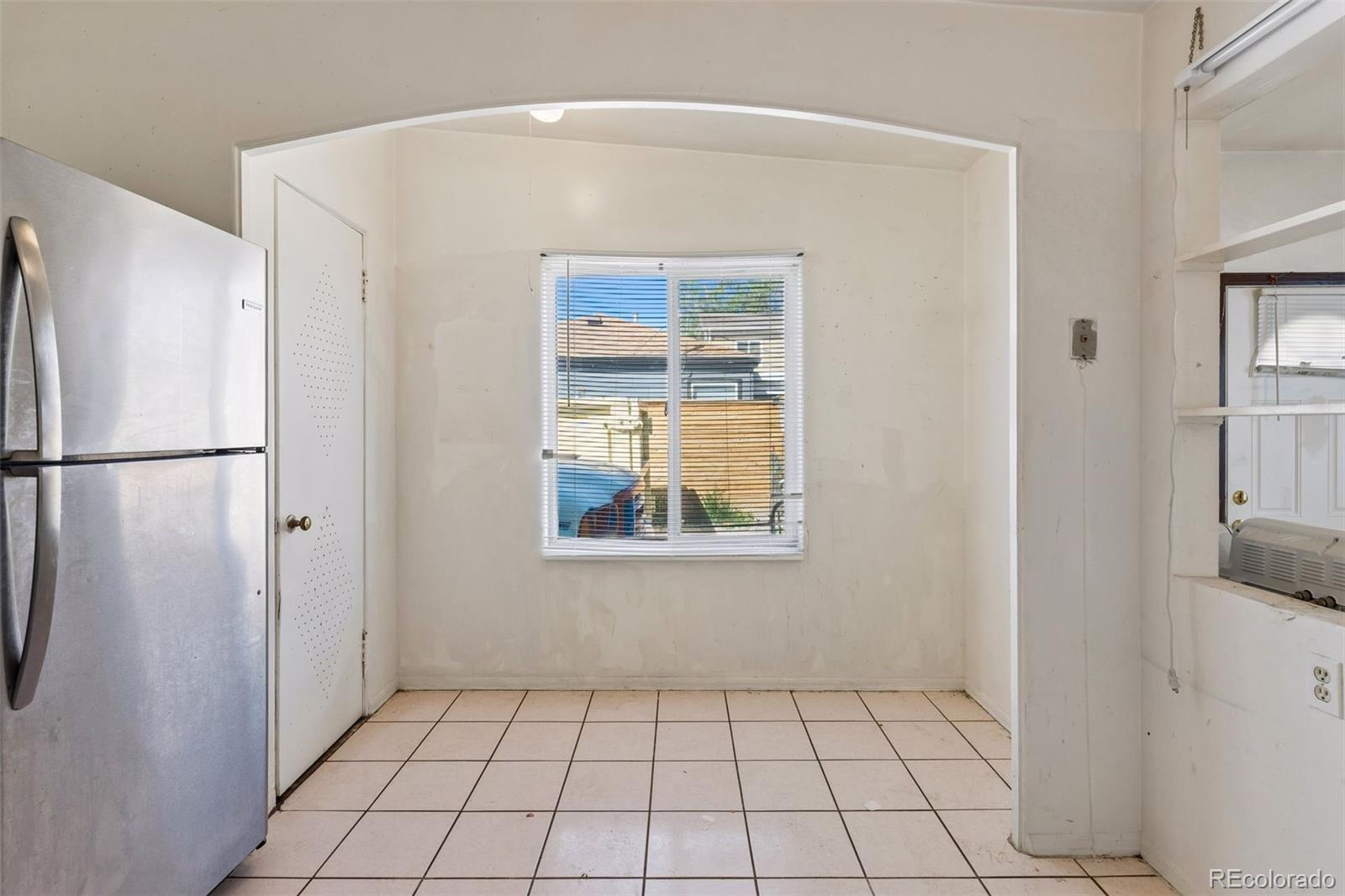 MLS Image #10 for 1631 w hoye place,denver, Colorado