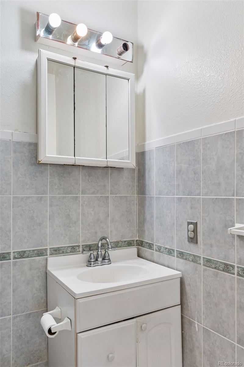 MLS Image #14 for 1631 w hoye place,denver, Colorado