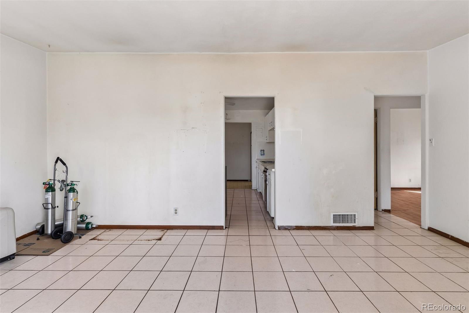 MLS Image #5 for 1631 w hoye place,denver, Colorado